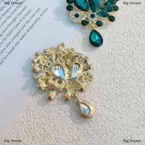 [COD] Big House เข็มกลัดแฟชั่นคริสตัลแวววาวหยดน้ำสำหรับเสื้อผ้าผู้หญิงเสื้อโค้ทเครื่องประดับของขวัญ