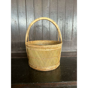 ตะกร้า ทรงกลม สานจากหวายแท้ ทั้งใบ สวยคลาสสิก