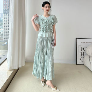 Fashion suit handmade three-dimensional decal short sleeved T-shirt with pleats large swing skirt 2 pieces for women