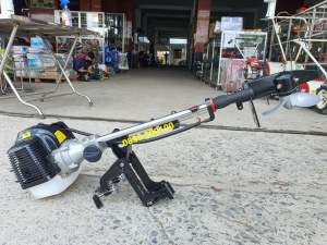 Động cơ 520 2 thì - Máy cắt cỏ chạy thuyền xuồngCa nô. dàn láp chân vịt tay ga chạy xuồng và thuyền Mini