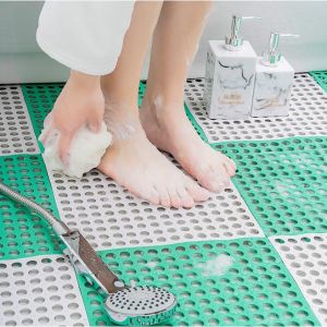 Karpet Kamar Mandi Anti Slip Keset Lantai Anti Licin Motif Polkadot Dapur 30 x 30 cm