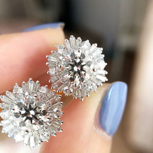Kawaii Full-Pavé Zircon Flower Earrings Sparkling Floral Studs for Wedding & Office Wear Cute Bridal Jewelry