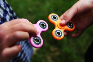 (READY STOCK)Fidget Spinner EDC Spinner for Autism ADHD Anti Stress Tri-Spinner High Quality Adult Kids Funny Stress Relief Toys (RANDOM COLOR)