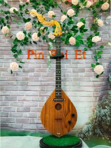 พิณโปร่งไฟฟ้ารุ่นเซียนอ้วน ทำจากไม้สักทอง 3 สาย 15 เฟรต บอร์ดแต้ดำ วงจรไฟฟ้าแบบ1ซิงเกิ้ลคอยล์