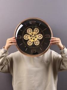 xpkQ Luxury Round Silent Wall Clocks Creative Gear Rotate Big-numbers Living Room Wall Clock Metal Pointer Vintage Simple Home Decor K6R8Z