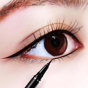 【TERSEDIA & COD】 Pena Eyeliner Cair 2 Warna Hitam Putih Eye Liner Halus Malas Tahan Air Anti Keringat Tahan Lama Tidak Noda Pensil Eyeliner Alat Kosmetik Rias Mata