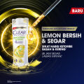 CLEAR Shampoo Anti Ketombe Lemon Bersih & Segar, Kesegaran Tahan Lama 48 Jam dan Lawan Minyak dengan 10x super vitamin - 300 ml. 