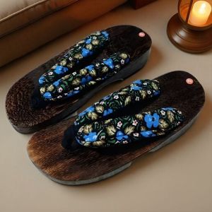 [Free Shipping] Premium WomenS Moon-Shaped Clogs WomenS Wooden Slippers With Medium Heel And Thickened Sole COS-Style Wooden Shoes