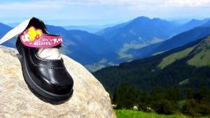 Adda 41C08 รองเท้านักเรียนอนุบาลหญิงหนังดำ ยี่ห้อ Adda รุ่น 41C08 Size 25-33