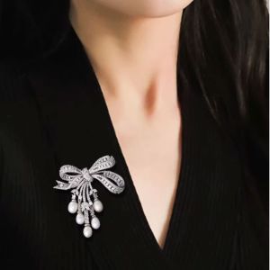 NOBLELUX Bowknot Luxury Brooch Full of Diamonds Pearl Tassels Suit Jacket Pin Elegant Heavy Craftsmanship Rhinestone Brooch Daily Wear