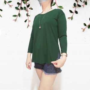 Kaos V Neck Wanita 7/8: Atasan 7/8 yang Elegan dan Nyaman