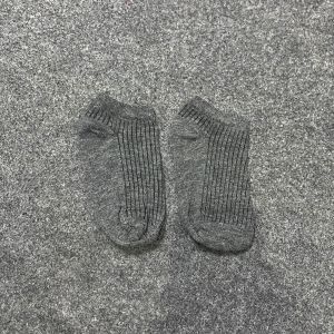 ONEFASHIONMALL Kaoskaki pendek Wanita Pria Polos Garis Short Socks Ankel Semata Fashion Korean Style Sport KK006