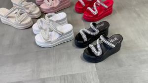 [Free Shipping] WomenS Summer Outdoor Slippers New Fashion Thick-Soled Platform Sandals Ethereal One-Strap Sandals