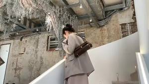 New 2026 Vintage genuine leather bag for women fashionable cowhide handbag baguette bag chest bag wholesale manufacturer