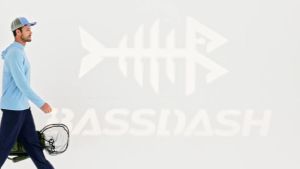 BASSDASH UPF 50+ Men’s UV Sun Protection Long Sleeve Performance Fishing Hoodie Hooded Shirts