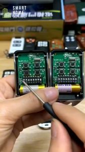 Điều Khiển Cửa Cuốn Inox Xịn Tần số 433 mHz mã gạt 8 số - Remote Cửa Cuốn Sẵn Pin. key