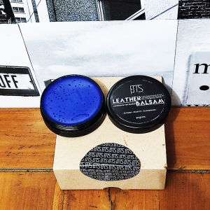 BUNDLING PAKET PERAWATAN SEPATU KULIT WONDER BALSAM 50GR & PERFUM PARFUM SEPATU ANTI BAKTERI