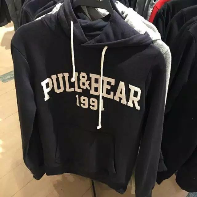 Pull and shop bear hoodie harga