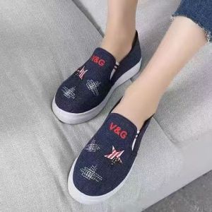 Free Shipping Spring And Autumn New Collection: WomenS Soft-Soled Canvas Shoes Fashionable And Breathable Slip-On Shoes WomenS Footwear