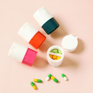 Harga Grosir - Alat Penggerus Obat 4 in 1 / Penghancur Tablet Obat Portabel