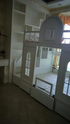 Multifunctional children get on and off the bed bunk beds high and low mother beds boys and girls princess beds castle slide beds solid wood.