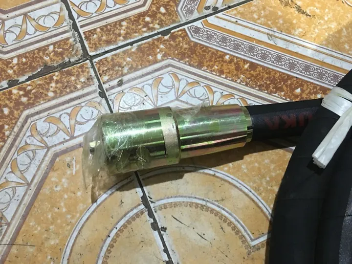 D%C3%A2y%20%C4%91%E1%BA%A7m%20d%C3%B9i%20ABG%20phi%2035-4m%20ch%E1%BA%A5t%20l%C6%B0%E1%BB%A3ng%20cao%20s%E1%BB%AD%20d%E1%BB%A5ng%20v%E1%BB%9Bi%20m%C3%A1y%20%C4%91%E1%BA%A7m%20d%C3%B9i%20b%C3%AA%20t%C3%B4ng,%20v%E1%BB%8F%20%C4%91%C6%B0%E1%BB%A3c%20l%C3%A0m%20t%E1%BB%AB%20h%E1%BB%A3p%20ch%E1%BA%A5t%20cao%20su%20bao%20quanh%20th%C3%A2n%20h%E1%BB%A3p%20kim%20th%C3%A9p%20ch%E1%BA%A5t%20l%C6%B0%E1%BB%A3ng%20cao%20-%20ABG%20Shop%20-%20Image%205