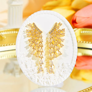 SEQUITO Expensive Women Ear Decoration Pave Setting Waterdrop Cut AAA Zircon Silvery Golden Symmetric Wing Long Drop Earrings for Party SE968