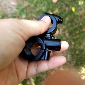 ตัวล็อค M8 M10 ให้ติดกับท่อ ใช้ได้ทุกท่อที่มีขนาดเส้นผ่านศูนย์กลางตั้งแต่ 22-24 มิลลิเมตร กระจกรถมอเตอร์ไซค์ งาน DIY อื่นๆ แพคละ 2 ชิ้น