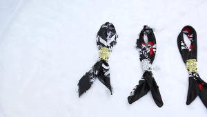 เนคไทเสื้อฮาโลวีนสำหรับเด็กผู้หญิงฮาโลวีนเนคไทกับกะโหลกทองคำแบบถอดได้เครื่องประดับคอสตูม