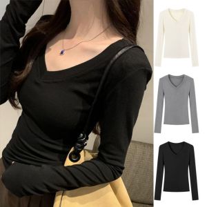 CHCA ง่ายๆ เสื้อยืดคอวีเพรียวบาง ฐานเสื้อสตรี เกลียวแบบเกลียว เสื้อยืดแขนยาว นุ่มนุ่มๆ เหมาะกับการแต่งตัวทุกสไตล์ เสื้อรัดรูปสตรี สำหรับผู้หญิง