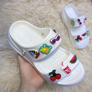 Dép nữ quai ngang Crocss Sandal đính đá chất liệu eva cao cấp đế cao 5 phân tôn dáng đi êm ái. Tặng sticker và đá kèm