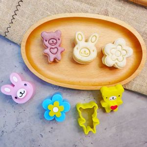 เบนโตะ แม่พิมพ์แซนวิช 3 ชิ้น ขนมปัง ที่กดแซนวิช มีแพน เพื่อใช้กับเด็กอุปกรณ์