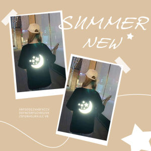 QXshop เสื้อยืดคอกลมสีพื้น กรีนลายพระจันทร์เสี้ยวกับดาวสะท้อนแสง เนื้อผ้านิ่มสวมใส่สบาย