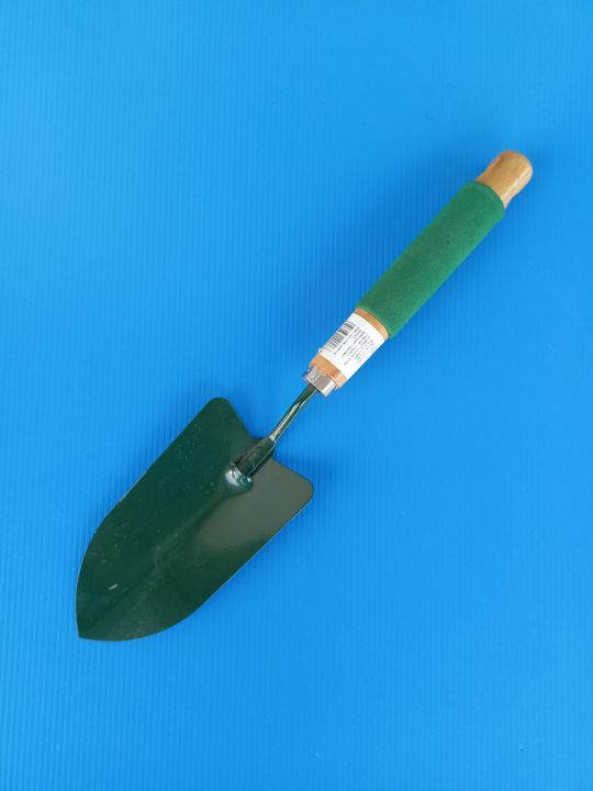 ช้อนปลูกด้ามไม้หุ้มยางกันกระแทก สำหรับตักดิน ย้ายต้นไม้