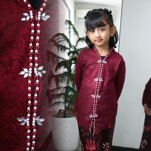 Kebaya Kartini Brokat Elegan Anak SD TK - Seragam Wisuda Motif Floral & Anggun