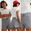 Curvy Fit Vintage Jeans Shorts by H&M - Celana Pendek Wanita. 