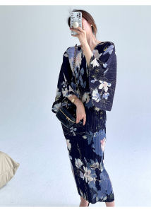 Nova quality⭐One person one pleat ⭐ ins wind loose and thin retro Miyake fold V-neck long sleeve autumn new design sense printed long dress