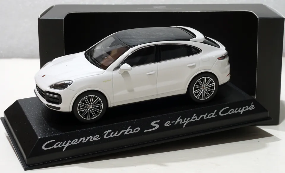 【未開封】MINICHAMPSポルシェCayenne turbo 1/43限定品 Minichamps 1/43 Porsche Cayenne Turbo S e-Hybrid Coupe White