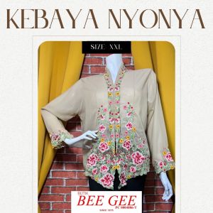 Nyonya Kebaya (Size: XXL) **FREE Kerongsang** [100% Authentic with Handcrafted Embroidery] |Limited Edition|