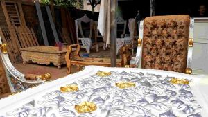 Meja Makan Luxury Jati: Pilihan Ideal untuk Keluarga Besar