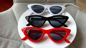 Kacamata Hitam Pria Wanita Bentuk Cat Eye Mata Kucing Terbaru Kekinian