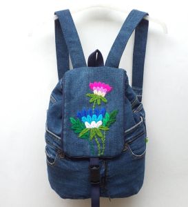 tas ransel serut jeans biru tebal motif bunga sulam