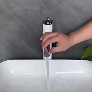 AU European-style swivel pull-out faucet for bathroom sinks countertop sinks and washbasins hot and cold water mixer tap