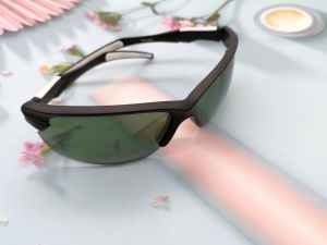 **มาแรง** แว่นตากันแดด แว่นตาแฟชั่น กันฝุ่นกันลม ทรงสปอร์ต น้ำหนักเบา สินค้าพร้อมส่งในไทย รุ่น-5702A