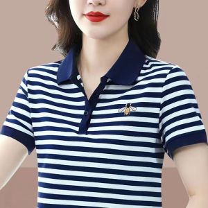 100กิโลกรัมสาวอ้วนสามารถสวมใส่ที่มีคุณภาพสูงสไตล์เกาหลีเสื้อโปโลสำหรับผู้หญิงขนาดบวกปกแขนสั้นยืดหลวมยืนปกเสื้อเลดี้ลายเสื้อยืดที่มีปก