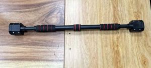 【 Adjustable 73-125cm 】 Black household horizontal bar no punching door frame pull-up device fitness equipment anti slip silent load-bearing capacity of 300 pounds