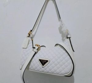 Gu33s BAILEY HOBBO SCARLET