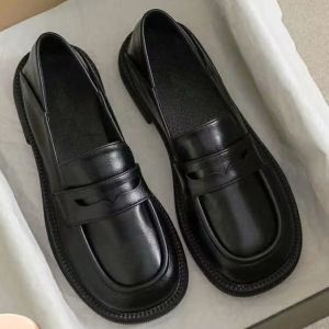 New Spring And Autumn Korean Style Versatile Slip-On Black Flat Leather Shoes For Women