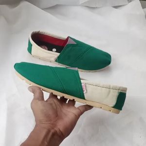 Sepatu Slop Wanita: Kenali Slip-On Dark Green & Hijau Dark Green