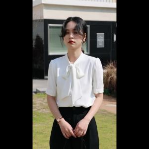 Ammin 2024เสื้อแขนสั้นสำหรับผู้หญิงเสื้อเสื้อชีฟองแขนพองคอวีโบว์ริบบิ้นลำลองเสื้อสัมภาษณ์มืออาชีพ